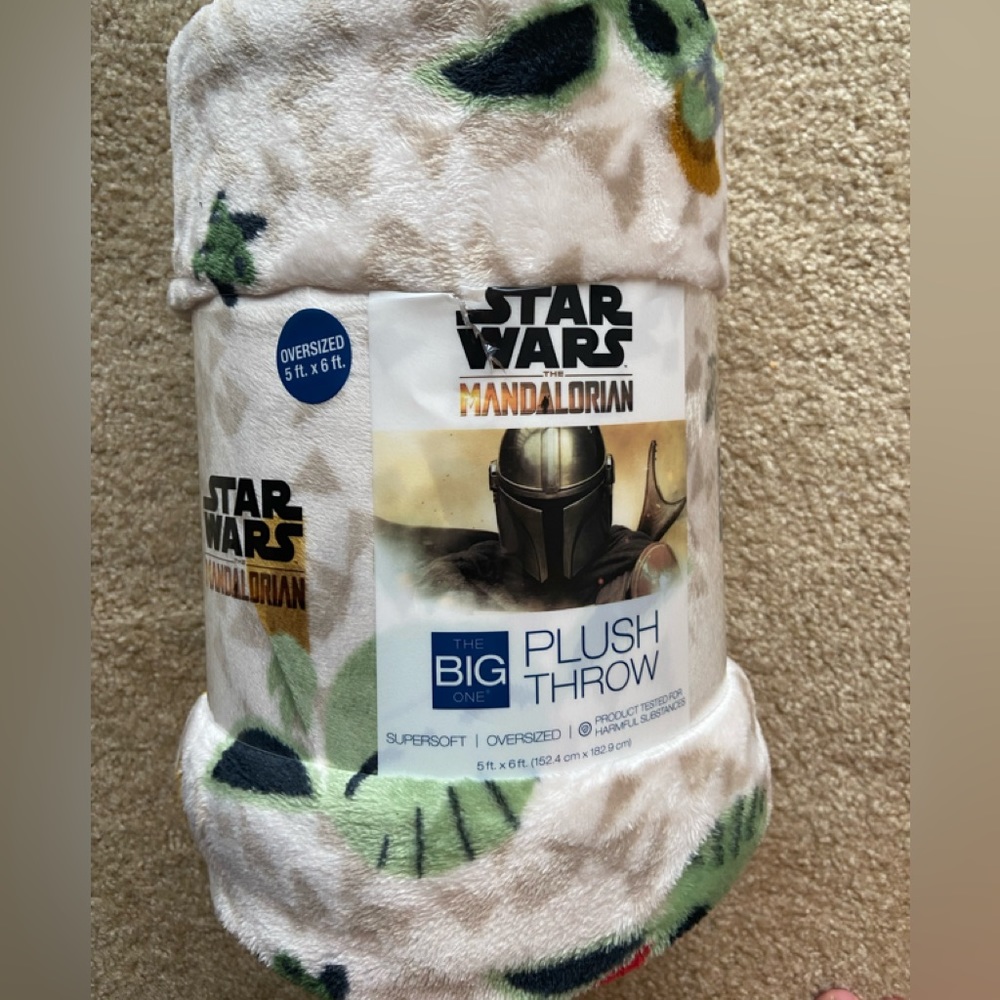 Never Opened! Star Wars Mandalorian BIG Plush Throw